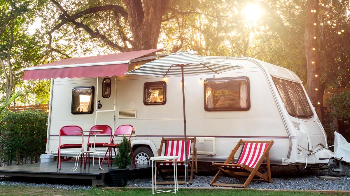 Attention ! une amende salée pour ceux qui laissent leur caravane dans leur jardin sans autorisation