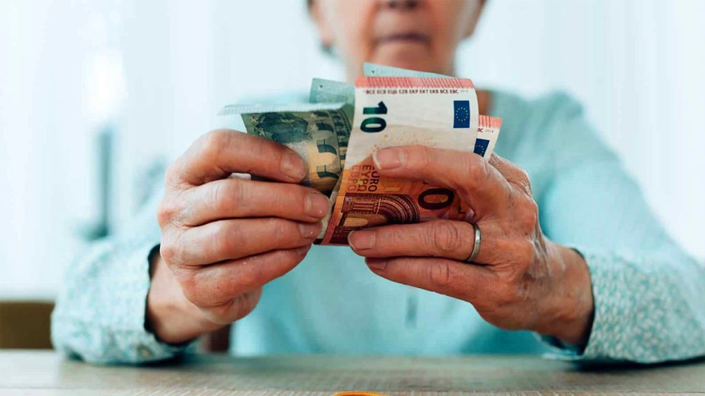 C’est confirmé : contrôle renforcé pour certains retraités, comment ne pas perdre sa pension ?