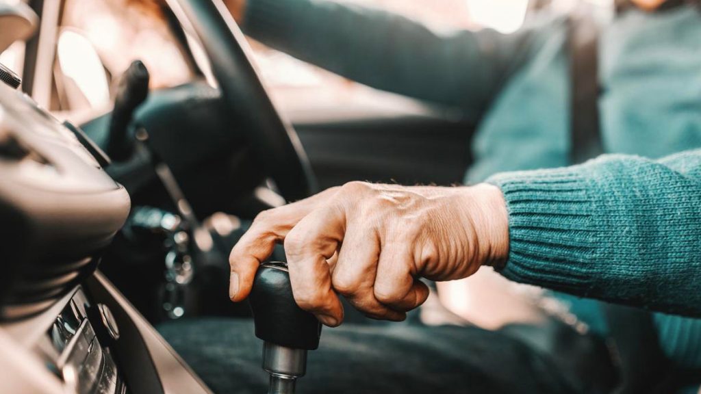 C’est confirmé : la visite médicale obligatoire pour les seniors au volant avance enfin