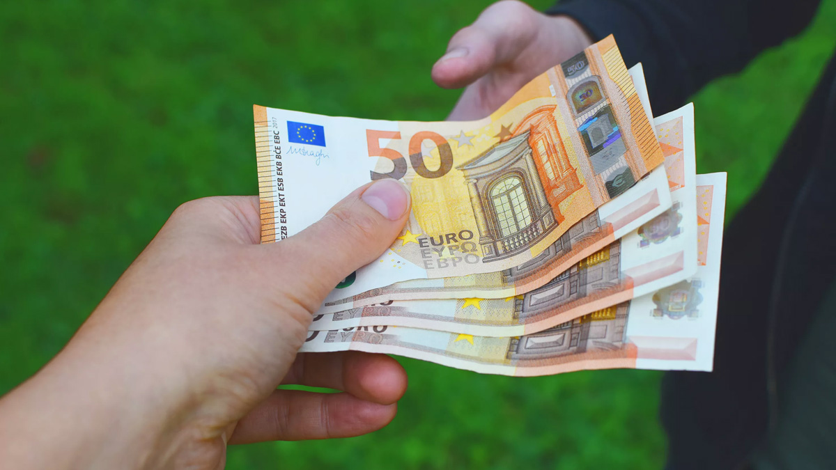 « J’ai transmis 10 000 € à mes enfants sans que l’État ne prenne un centime » : découvrez cette règle méconnue valable pendant 10 jours seulement