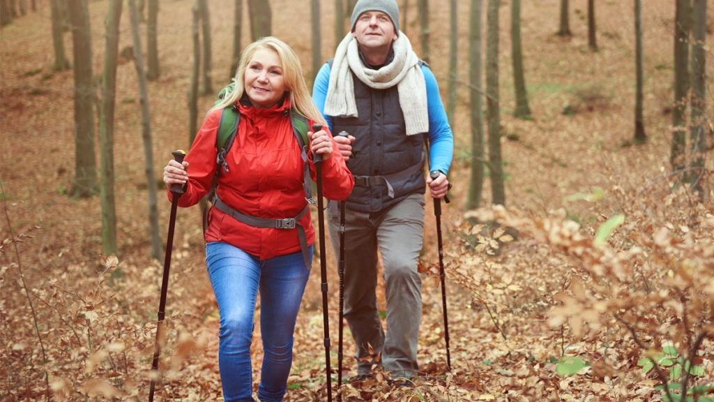 Oubliez la marche nordique, ce « sport de vieux » fait fondre rapidement la graisse !