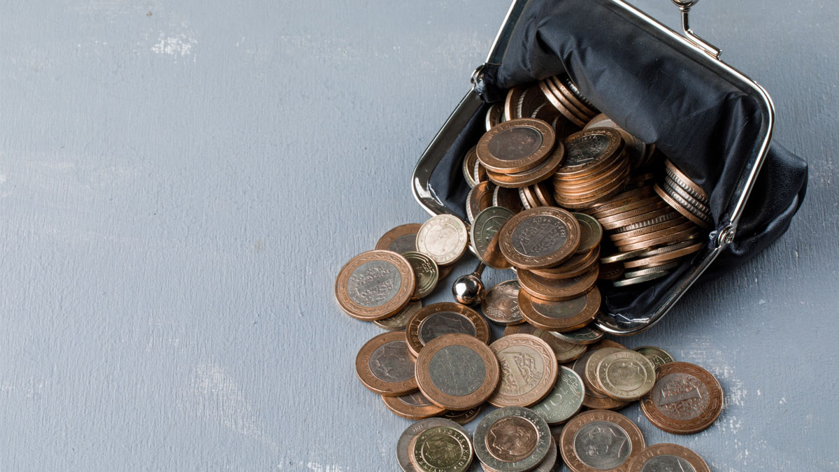 « Ça pèse sur le porte-monnaie » : vers une disparition des pièces rouges en France ?