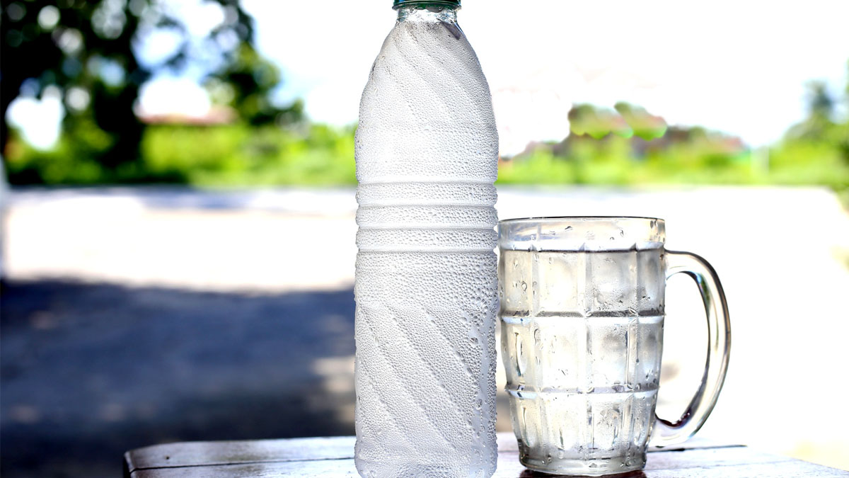 Canicule : « J’ai testé l’astuce espagnole de la bouteille d’eau pour remplacer la clim, et ça marche ! »