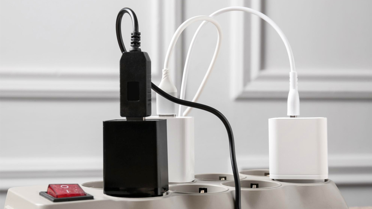 Chargeurs branchés en permanence : est-ce une bonne idée ? Voici ce qu’en pense un expert
