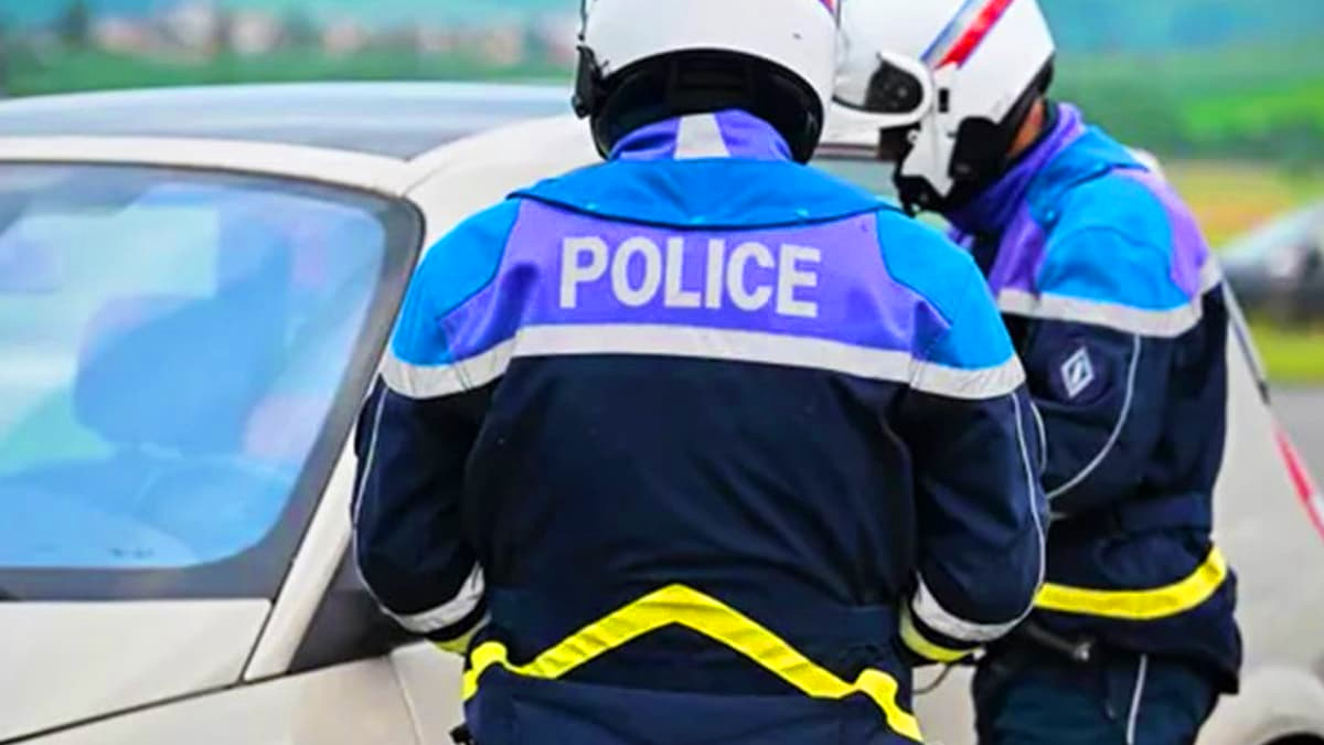 Coup dur pour les automobilistes : cette application ultra populaire est désormais punie par une lourde amende