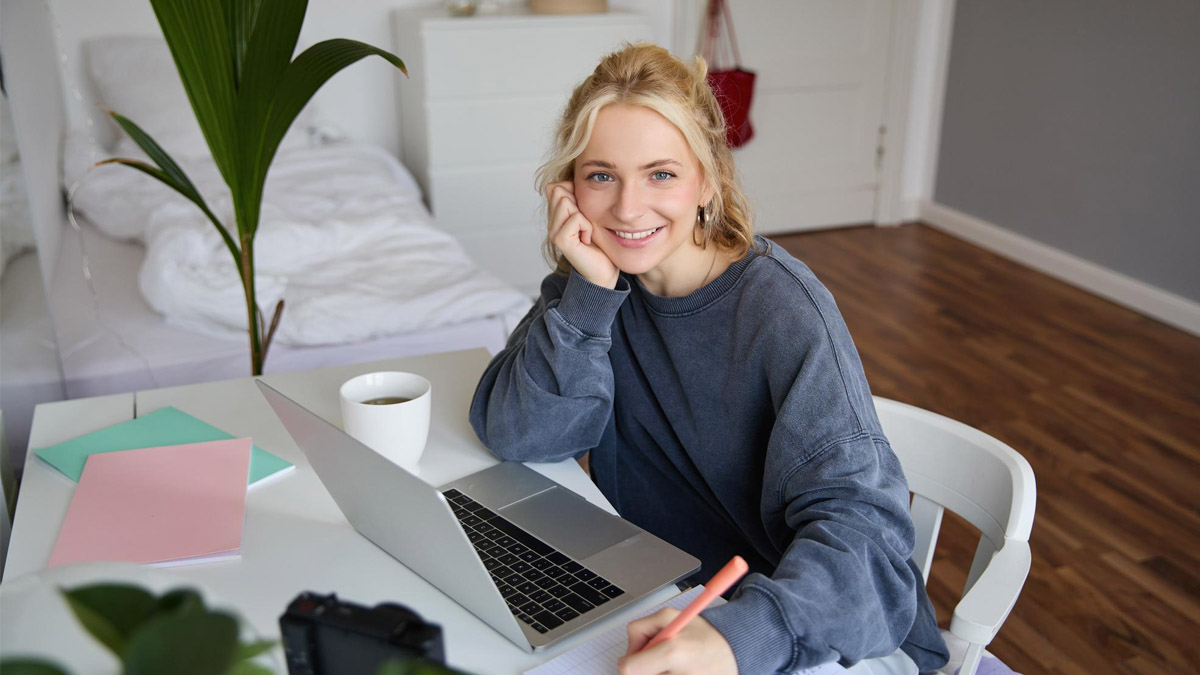 Des scientifiques ont étudié le télétravail pendant 4 ans et leur conclusion est claire : travailler à domicile rend plus heureux