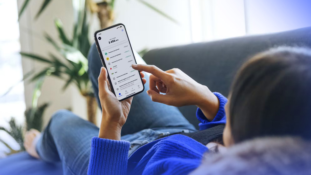 Hausse des frais bancaires : comment les virements instantanés gratuits peuvent alléger la note ?