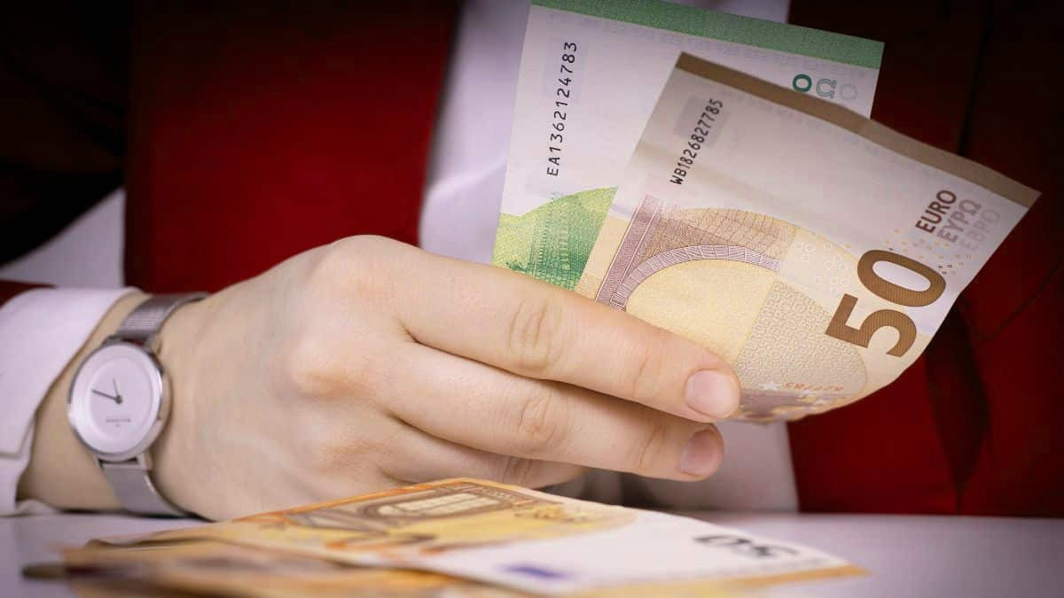 Un virement de 900 euros attendu cet été sur le compte de 15 millions de Français