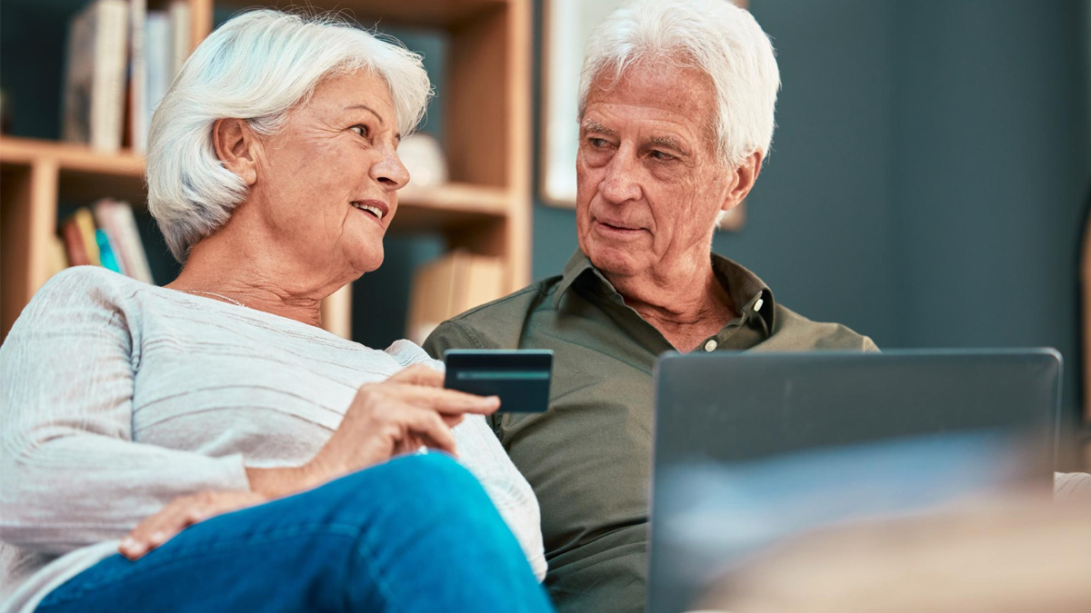 À la retraite, ils partagent leurs astuces pour gagner plus sans payer deux fois les cotisations