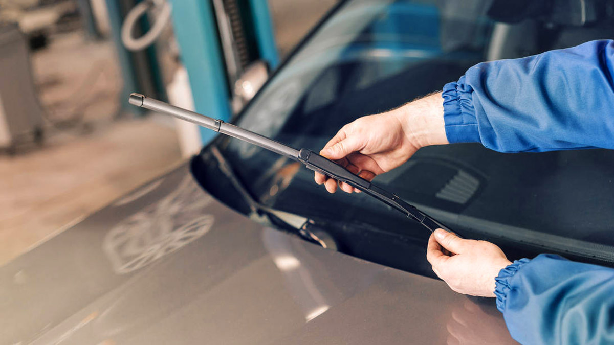 Alerte dans les parkings : des essuie-glaces relevés, « ce n’est pas un jeu, c’est une menace »