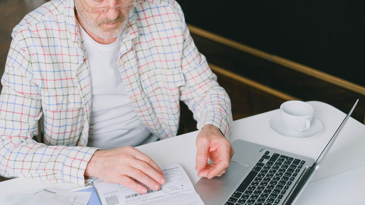 « Ce que je fais, c’est… » : les techniques des retraités pour limiter la perte de pension