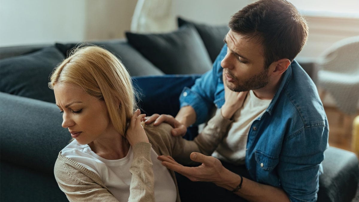 « C’est comme vivre avec un chat » : les conseils d’un psychologue pour gérer une relation avec un partenaire évitant