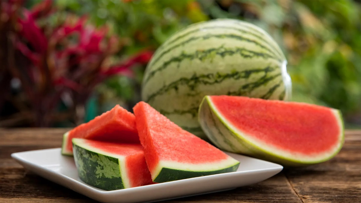 Ne jetez plus les peaux de pastèque : elles regorgent de vertus insoupçonnées !