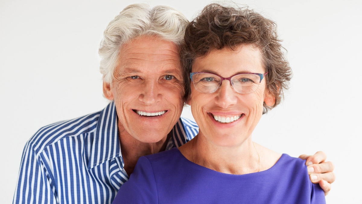 Ne portez plus de bleu foncé après 70 ans : vos rides se feront plus visibles !