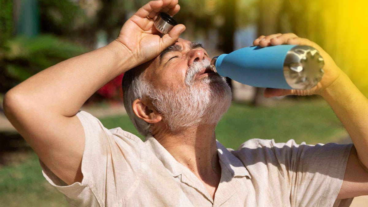 Ni eau ni jus : la meilleure boisson rafraîchissante pour rester hydraté et au frais après 70 ans
