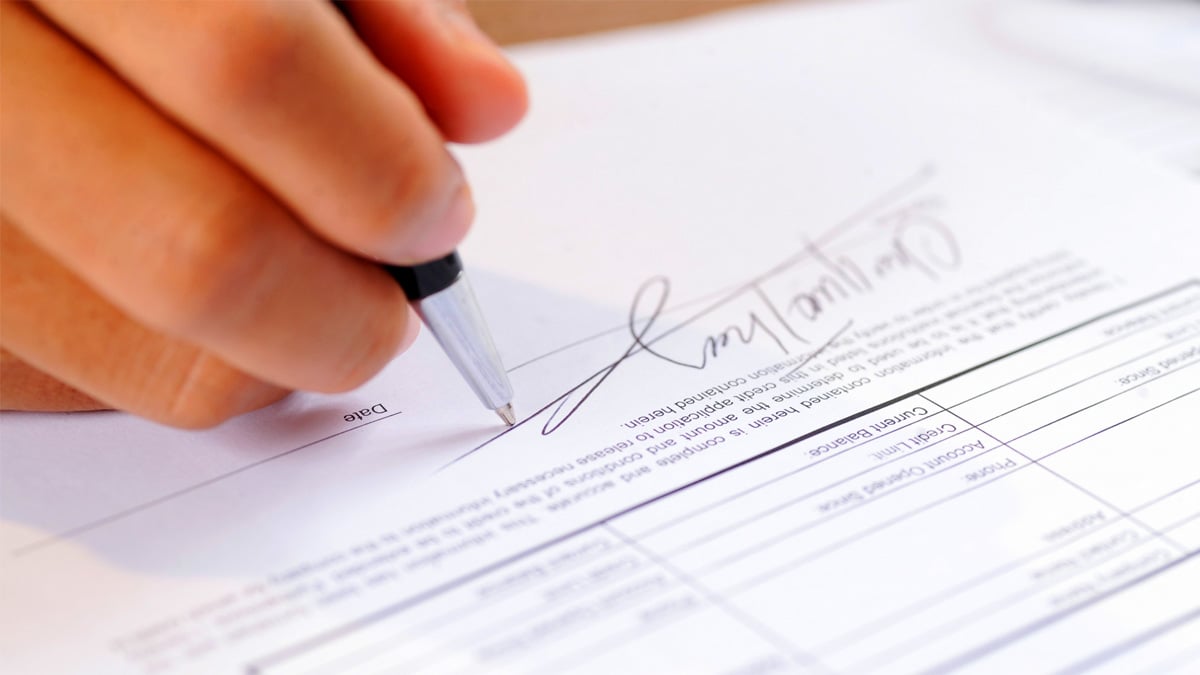 Votre signature en majuscules en dit long sur votre personnalité, selon la psychologie