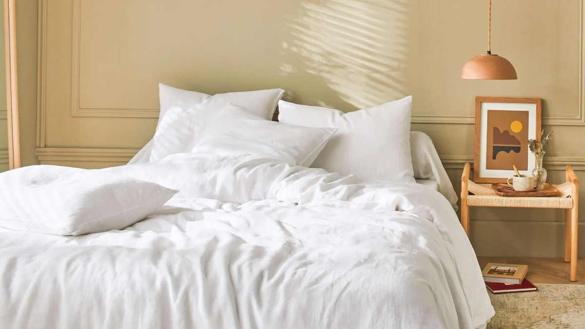 Adieu la couette : les hôtels de luxe adoptent une nouvelle tendance plus confortable