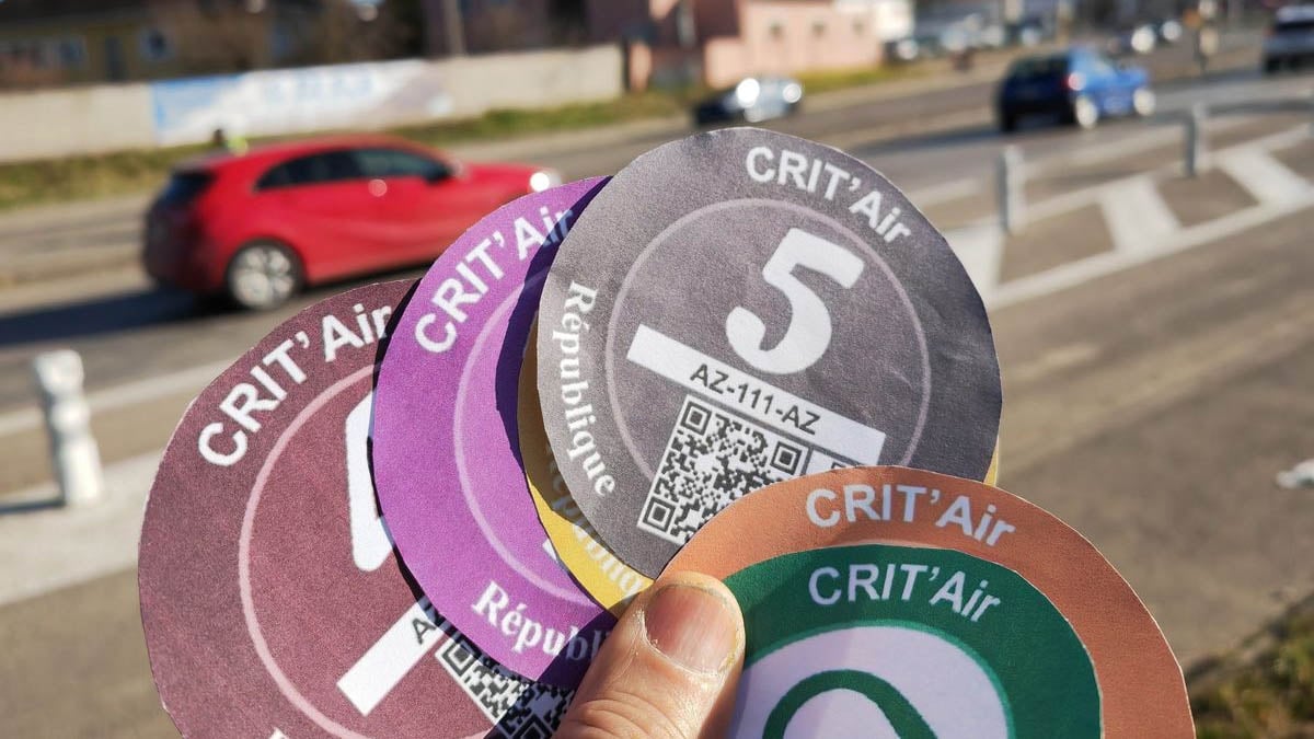 Automobilistes : voici la liste des 42 villes concernées par l’obligation de la vignette Crit’Air en 2026