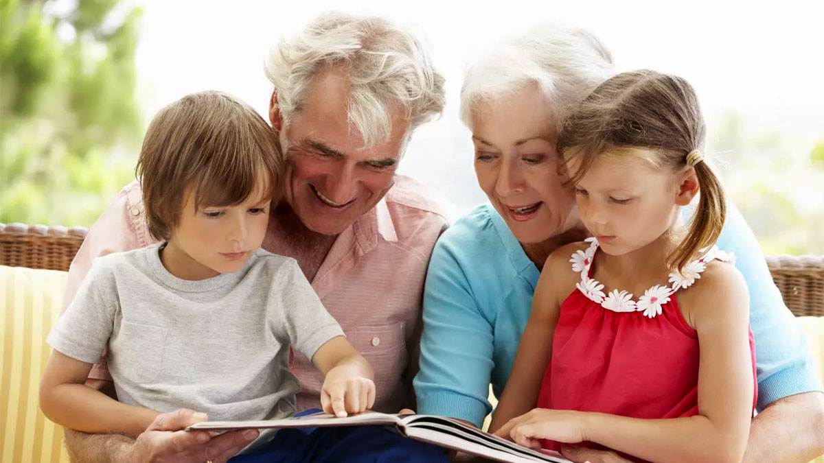 Ces questions toutes simples que les grands-parents peuvent poser pour développer l’intelligence de leurs petits-enfants