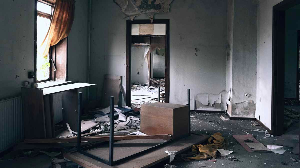 « C’est révoltant » : des squatteurs attaquent une propriétaire et la justice leur donne raison