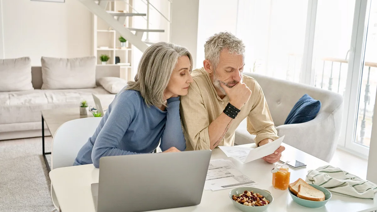Hausse des pensions : novembre apportera-t-il un réel changement pour les retraités à 1 100 € ?