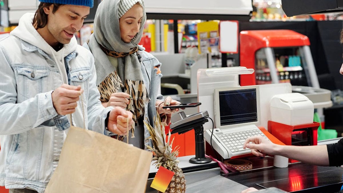 « Je suis caissière dans un supermarché et voici les perles que les clients me sortent tous les jours »