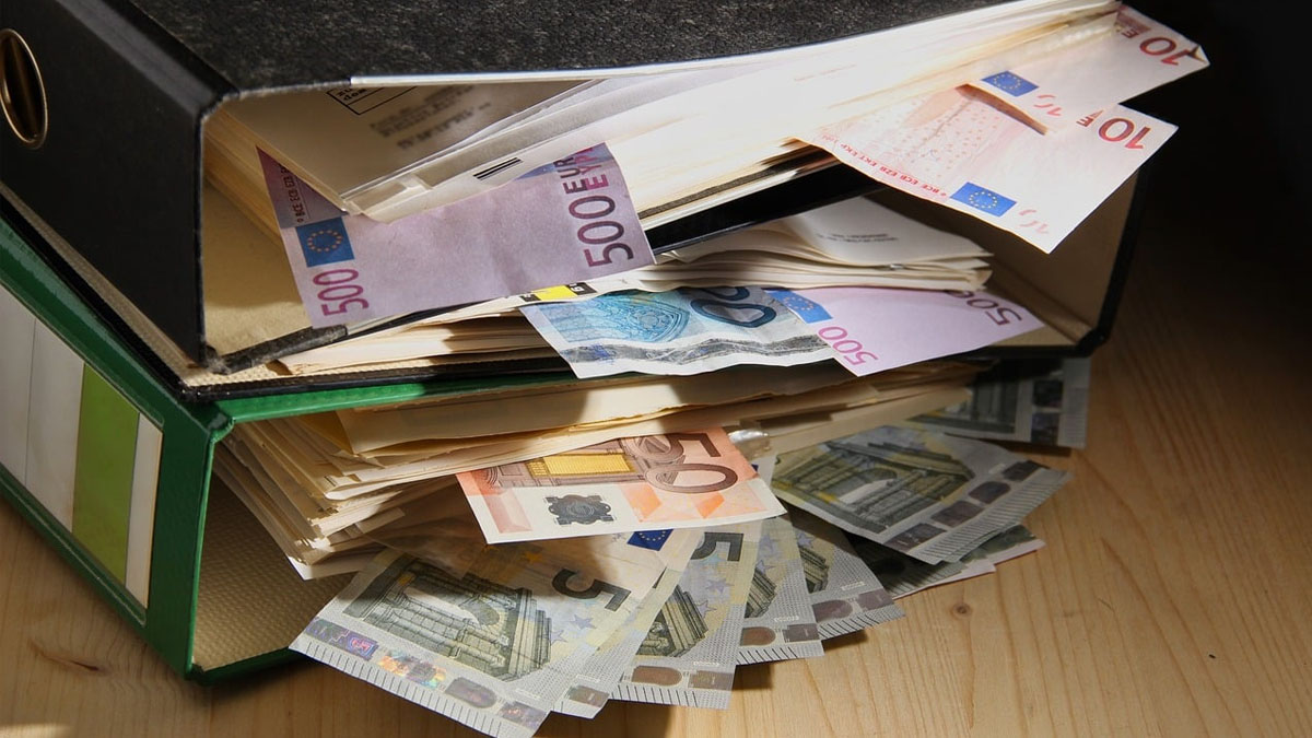 Les étrangers qui n’ont jamais cotisé en France peuvent-ils vraiment toucher une retraite de 1 000 € ?