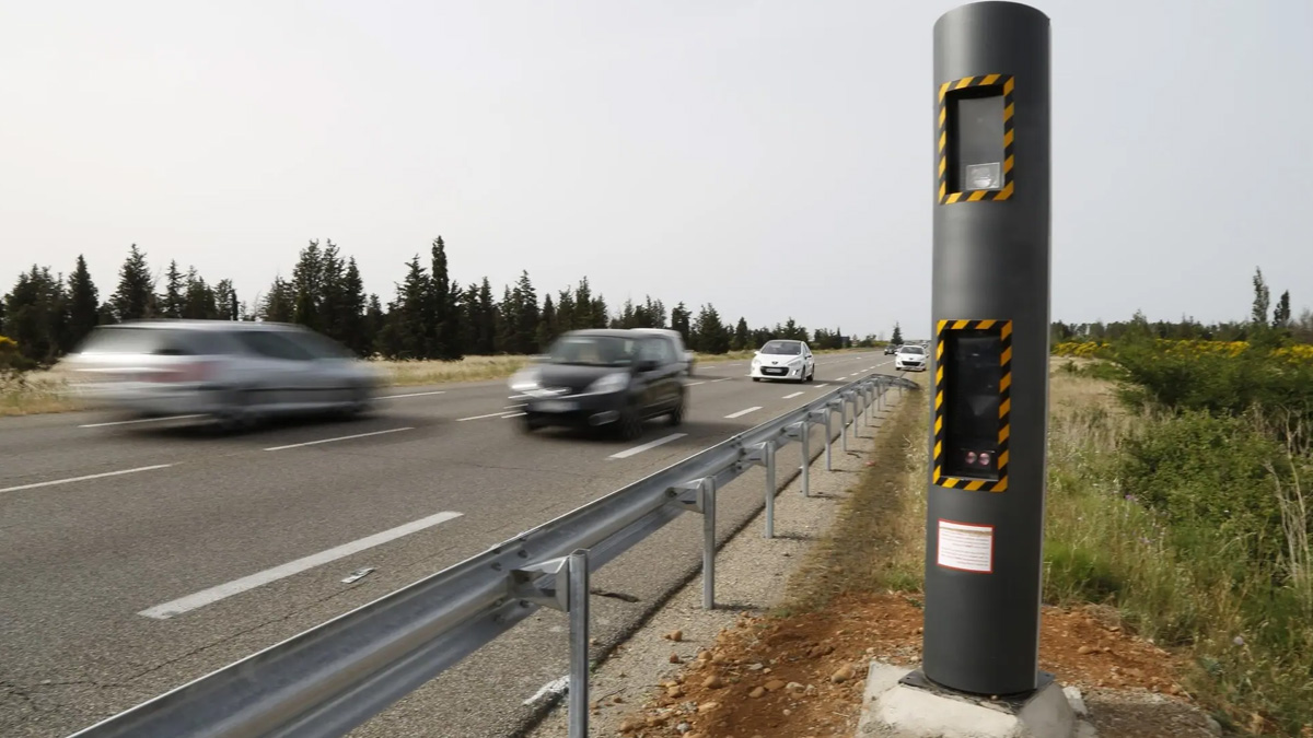 Plus de 100 excès de vitesse : il ignore le radar et encaisse une amende de 28 000 €