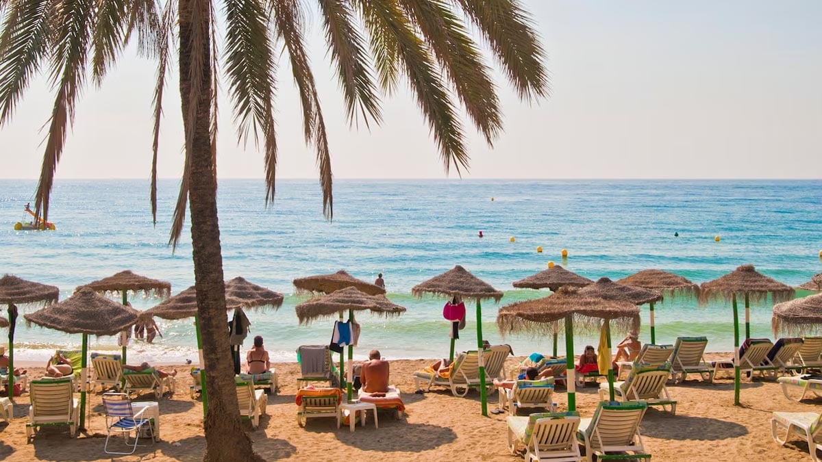 « Plus de 300 jours de soleil par an » : cette perle d’Espagne, plus raffinée et plus reposante que Marbella, est le spot rêvé pour la retraite