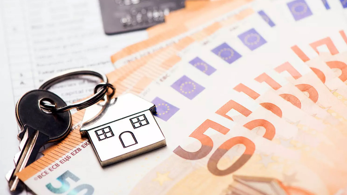 Selon la loi, un locataire qui abîme un logement n’a rien à rembourser si le propriétaire oublie cette formalité