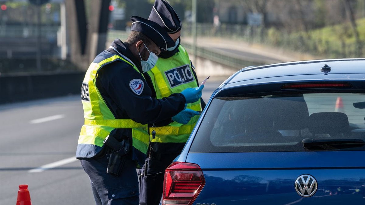 Attention : cet objet dans votre voiture peut vous coûter 1500 € et votre permis