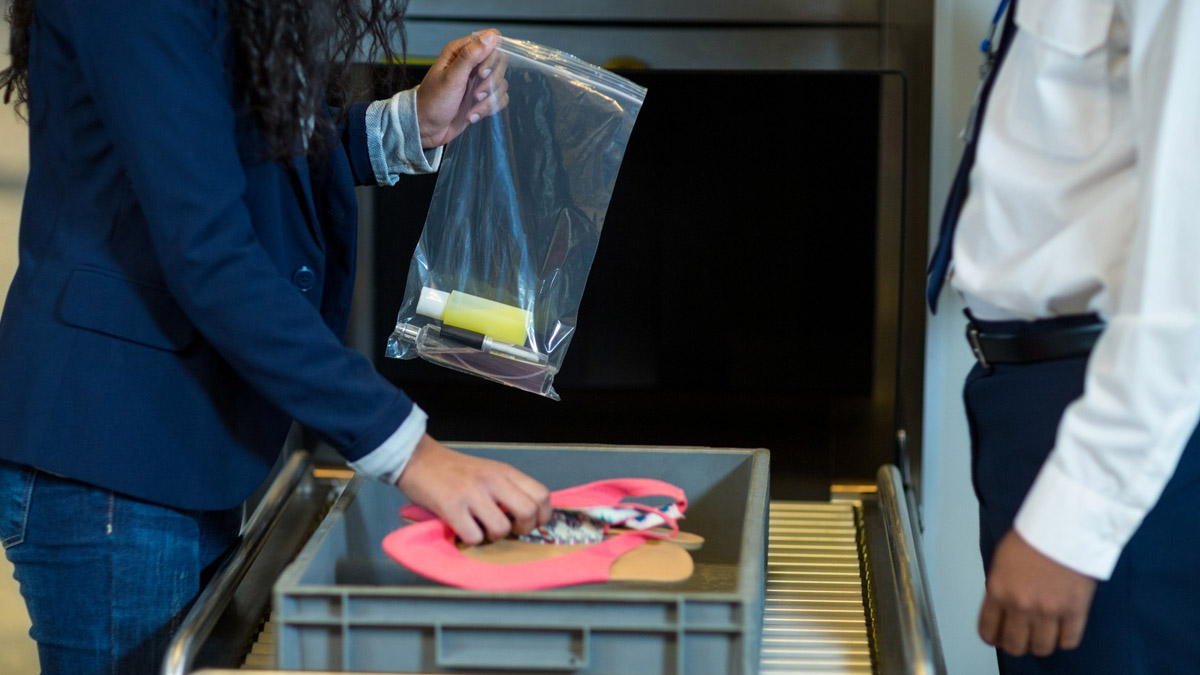 Bonne nouvelle pour les voyageurs : la règle des 100 ml en avion prend fin dans plusieurs aéroports