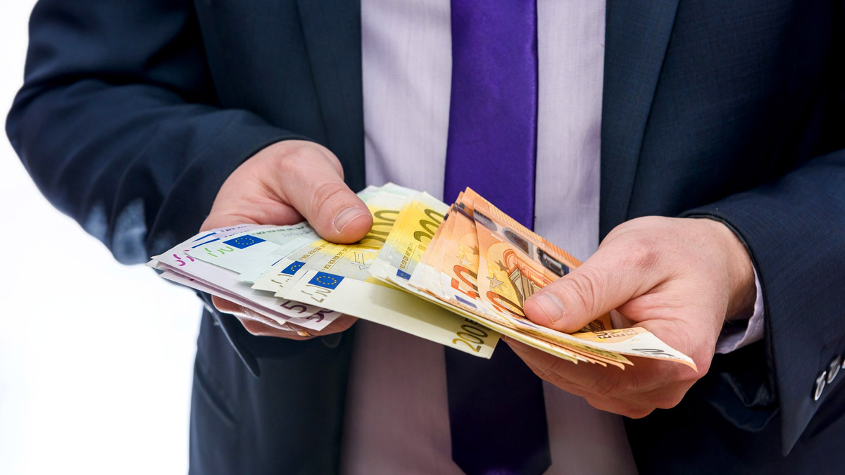 Bonne nouvelle : si votre compte dépasse ce montant, votre banque vous considérera comme riche et vous offrira des avantages exclusifs