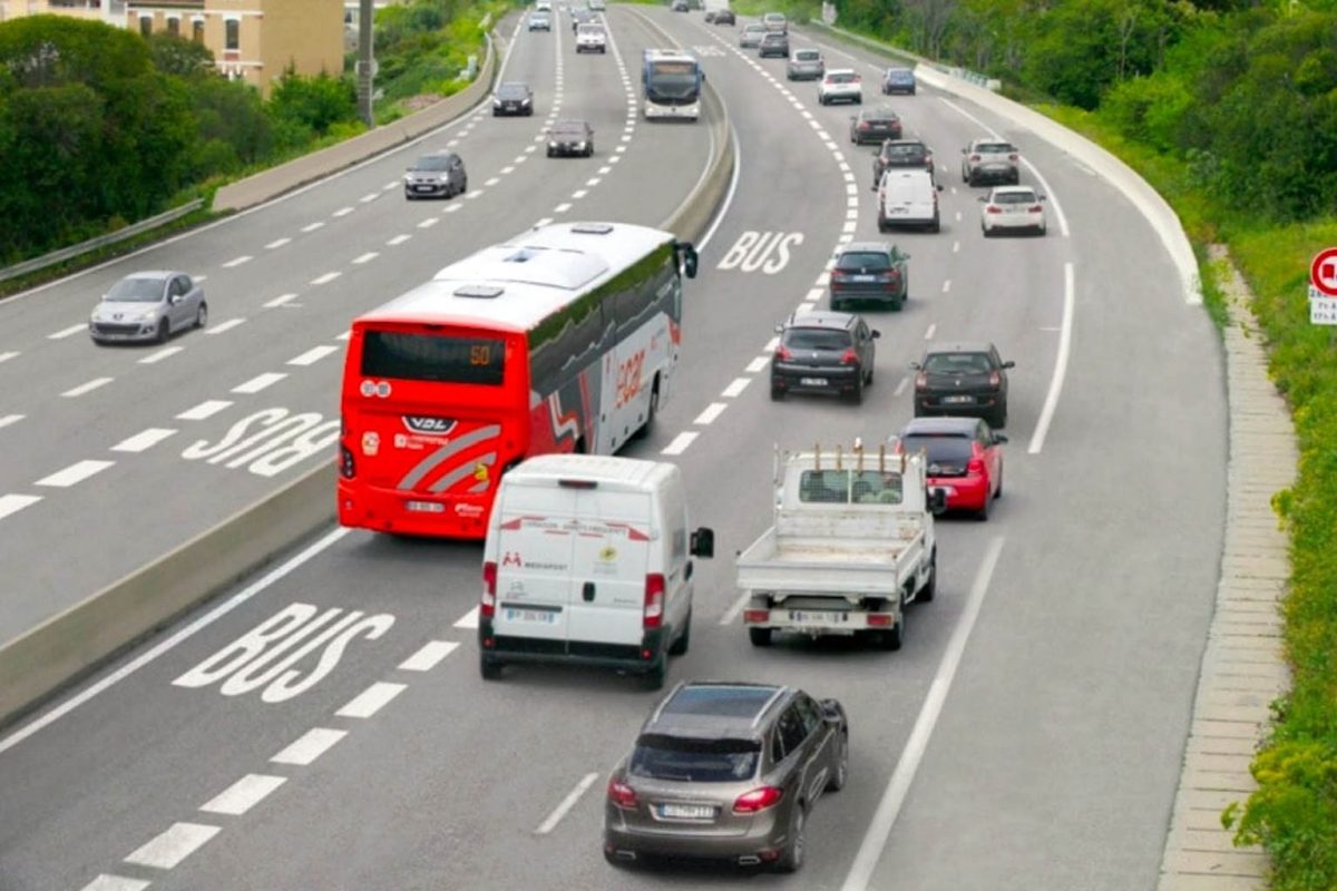 « C’est un enfer » : entre Marseille et Aix-en-Provence, le trajet en bus tourne à la galère pour les étudiants
