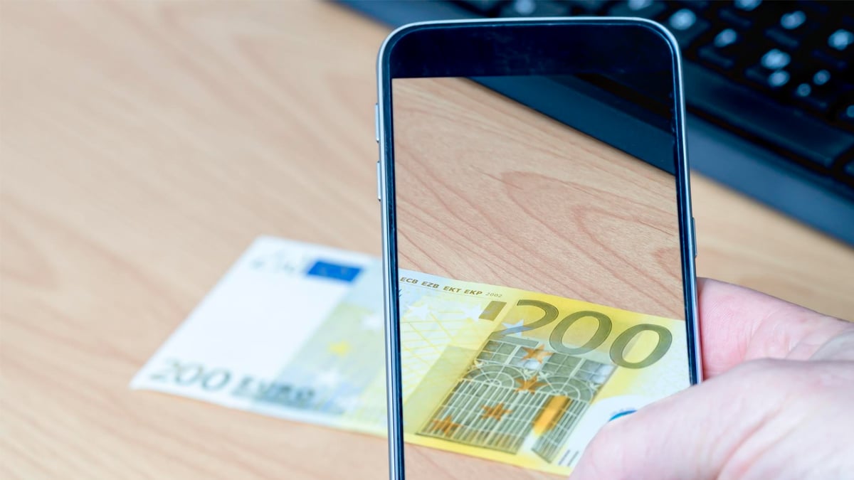 Le saviez-vous : votre smartphone dispose d’une fonction méconnue pour repérer les faux billets !