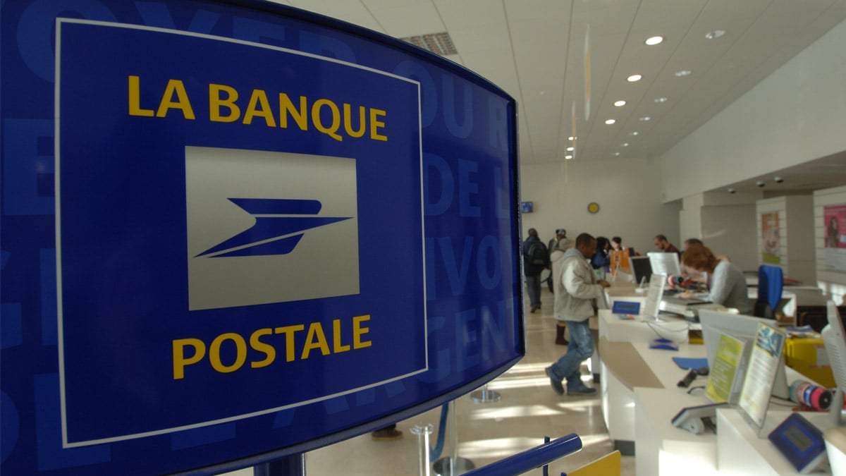 Mauvaise nouvelle pour 11 millions de Français : la Banque Postale augmente ses frais jusqu’à 36 %