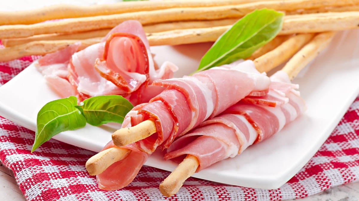Ni papier aluminium ni boîte en plastique : l’astuce pour garder le jambon et le fromage bien frais après ouverture