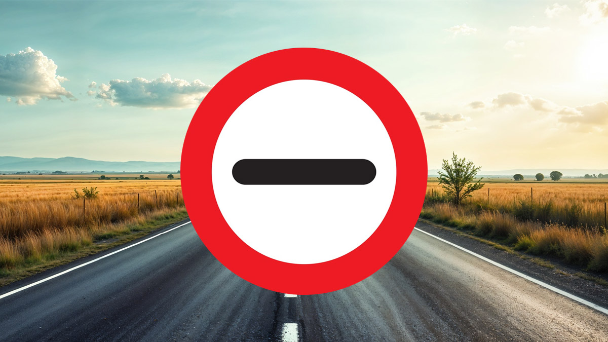 Peu d’automobilistes connaissent la vraie signification de ce panneau, pourtant l’amende peut faire mal