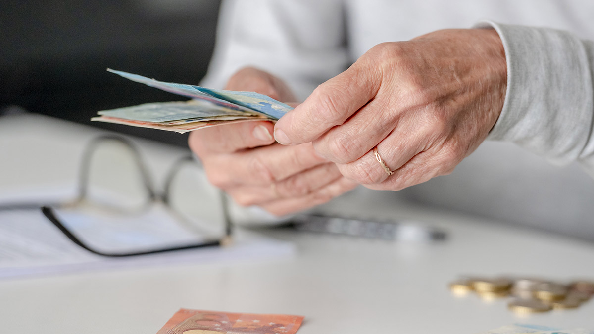 Ces retraités perçoivent 3 000 € par mois, et leur entreprise continue de recruter des milliers de personnes en France