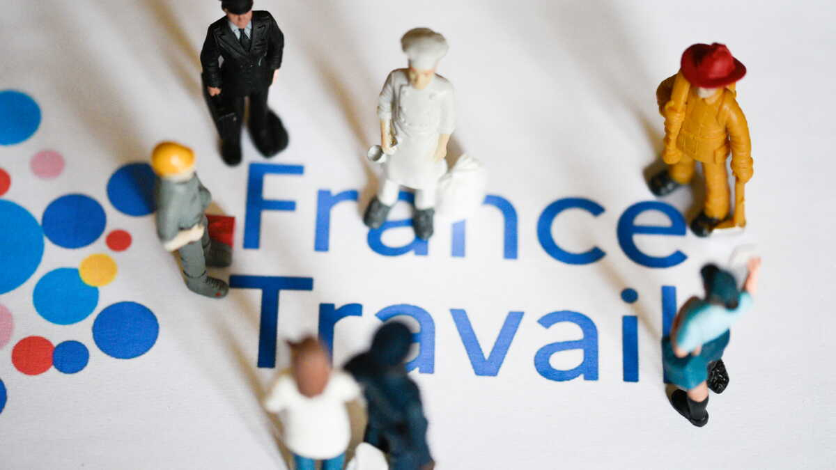 C’est confirmé : France Travail pourrait bientôt surveiller votre activité en ligne pour vérifier votre recherche d’emploi