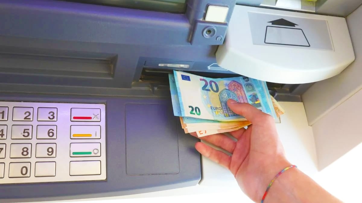 Distributeurs de billets : c’est officiel, la nouvelle règle que toutes les banques françaises doivent désormais appliquer