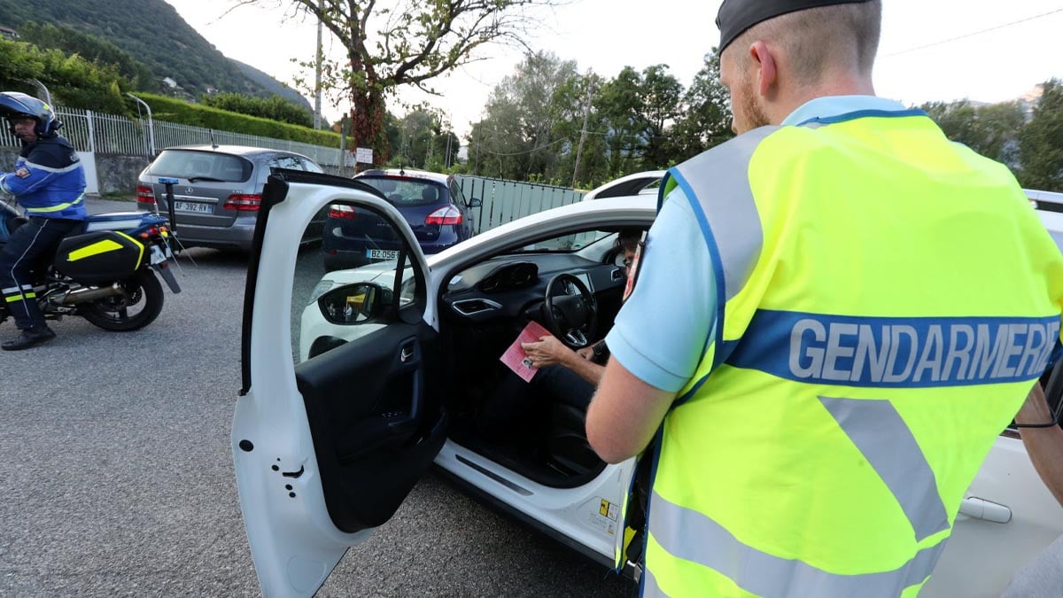 135 € d’amende pour deux chiffres sur le permis : la police les contrôle bien, d’après un avocat spécialisé en droit routier