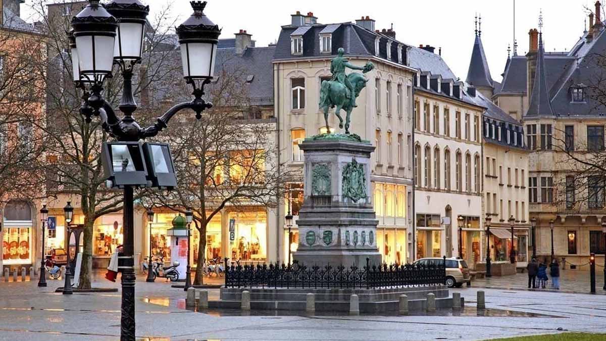 335 000 postes à pourvoir d’ici 2040 dans le pays le plus riche du monde : « Le Luxembourg ne se renouvelle pas par lui-même »