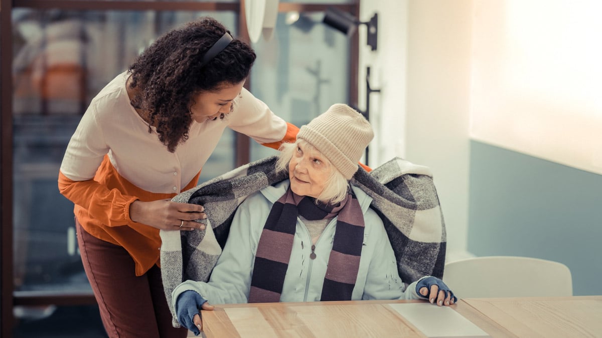« Je suis aidante et j’ai failli passer à côté » : les aides CAF grâce auxquelles j’ai pu garder mon logement