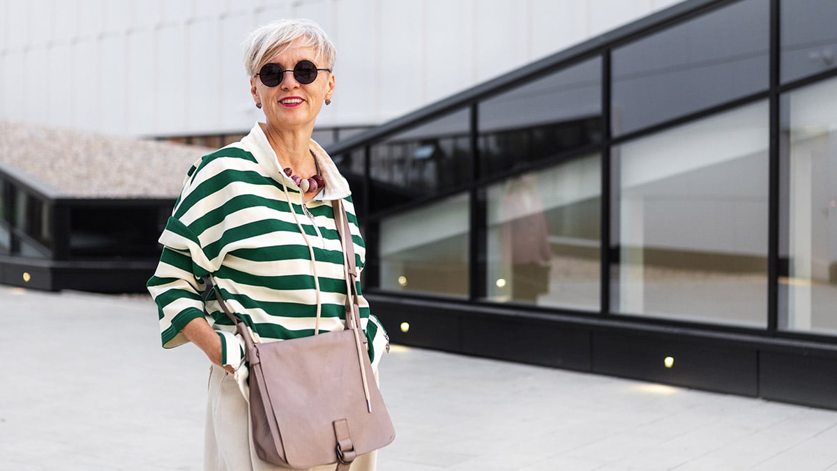 « Je suis coiffeur et je le vois tous les jours : ces 3 coupes vieillissent vraiment les femmes après 50 ans »