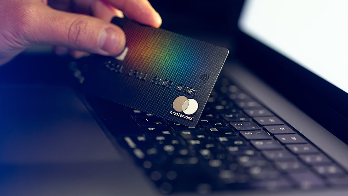 Quand votre carte bancaire est débitée deux fois : la faille qui affecte encore des milliers de clients en 2025