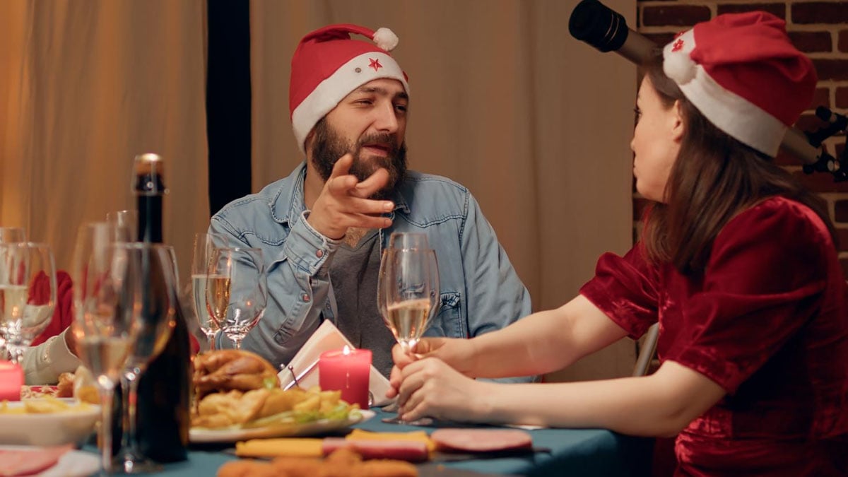 Tensions familiales à Noël : ces phrases qui permettent d’éviter le clash