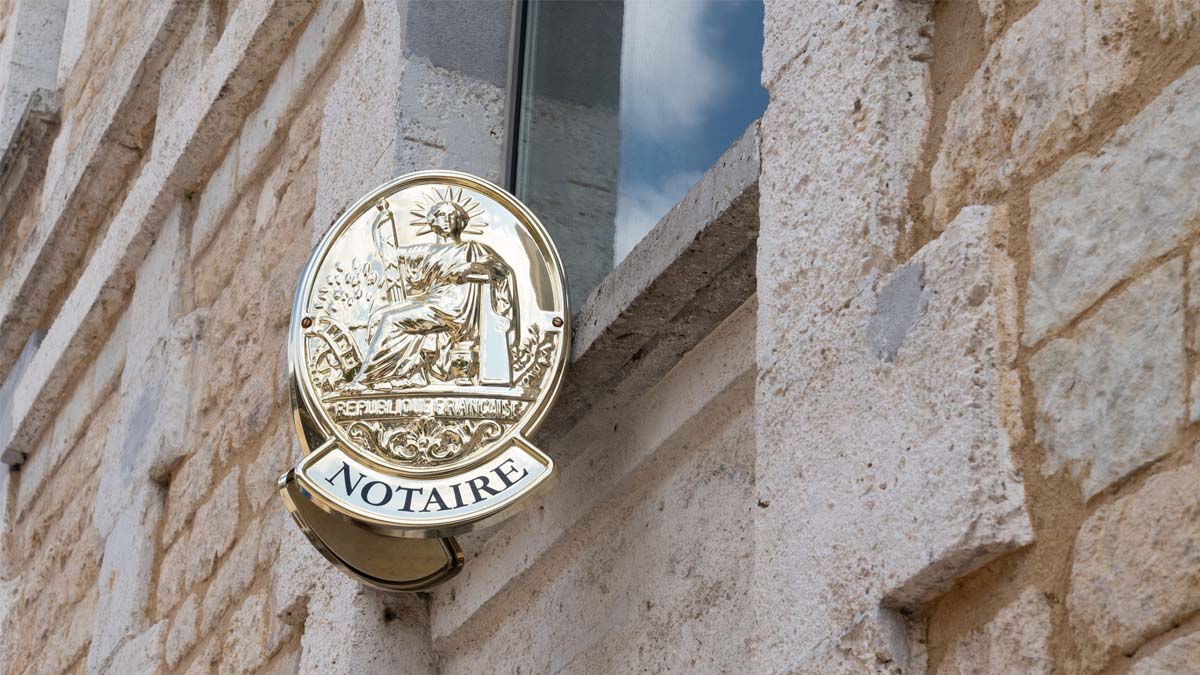 Un héritier refuse de se rendre chez le notaire : que devient la succession en cas de conflit ?